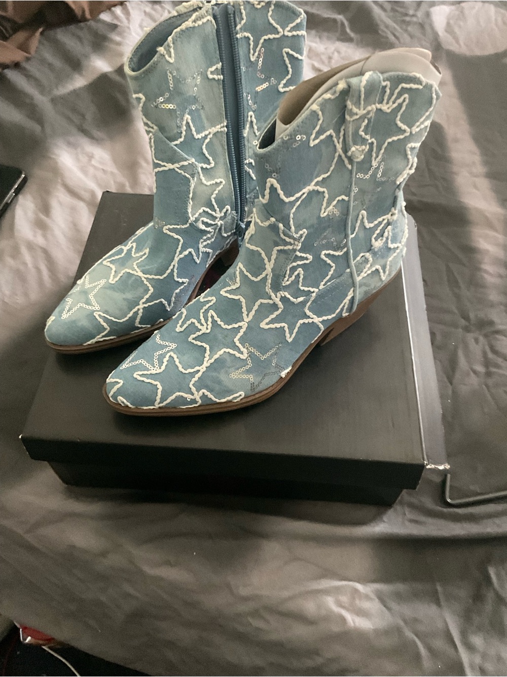 Women's Light Blue Embroidered Ankle Boots - Stylish Western-Inspired Fashion - Picture 2 of 2